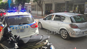 Αυτοκίνητο παρέσυρε γυναίκα έξω από το Δημαρχείο στα Χανιά 
