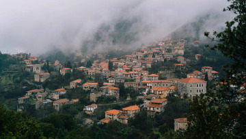 5 πέτρινα χωριά της Ελλάδας για τα Σαββατοκύριακα του φθινοπώρου
