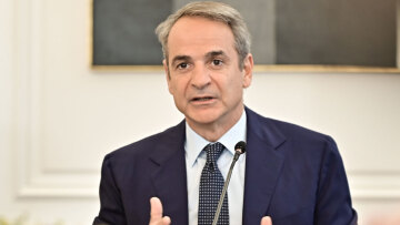 Ρυθμίσεις σε 120 δόσεις από 72, «φρένο» στους servicers και επιδότηση στα καύσιμα ανακοίνωσε ο Μητσοτάκης