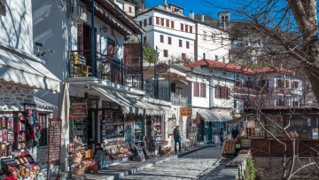 Δύο διατηρητέα αρχοντικά αναζητούν νέα ζωή ως ξενοδοχεία