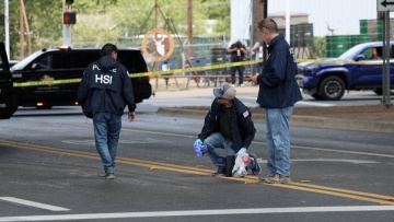 Μετανάστης που πυροβολήθηκε από πράκτορα της ICE κατηγορείται για αντίσταση 