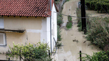 Νέο έκτακτο δελτίο από την ΕΜΥ: Ισχυρές καταιγίδες στην Κρήτη έως την Κυριακή, προβλήματα στα ακτοπλοϊκά δρομολόγια