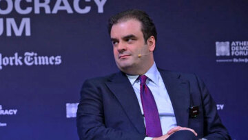 Πιερρακάκης: «Κανένα κράτος δεν είναι αρκετά ισχυρό για να διαχειριστεί μόνο του την τεχνητή νοημοσύνη»