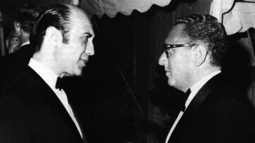 Ηλίας Δημητρακόπουλος: Ο δημοσιογράφος που «έψαχναν» οι διαρρήκτες του Watergate - Τον μίσησε ο Νίξον, ο Κίσινγκερ τον ήθελε νεκρό