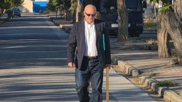 «Αυτή είναι η Αναστασούλα»: Με τη φωτογραφία της 18χρονης κόρης του στα χέρια κατέθεσε ο Ηλίας Παπαγγελής στη δίκη για τα Τέμπη
