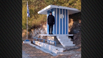 Ο 53χρονος χειρουργός που τρέχει για τους πεσόντες του΄41: Ο άγνωστος 24χρονος ήρωας από τον Πειραιά που αποτελεί το πρότυπό του