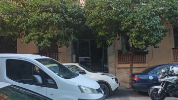 Εκκενώθηκαν δύο πολυκατοικίες στην Καλλιθέα, για ανάλυση τα φιαλίδια που ενδέχεται να περιέχουν επικίνδυνη ουσία