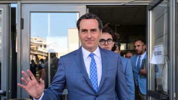 Δημητρακόπουλος: Αν ο Καρβέλας αποφασίσει να απαγορεύσει στη Βίσση να τραγουδάει τα τραγούδια του, τότε θα προσφύγουμε στη Δικαιοσύνη
