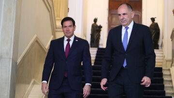 Η συνάντηση με Γεραπετρίτη, ο αγιασμός στην Πρεσβεία, η συνοδεία της ΔΙΑΣ και η ομιλία στην Πνύκα: Το βίντεο του Μάρκο Ρούμπιο από την Αθήνα