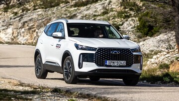 Δοκιμάζουμε το Chery Tiggo 4 1.5 Hybrid - Πόσο κοστίζει στην Ελλάδα;