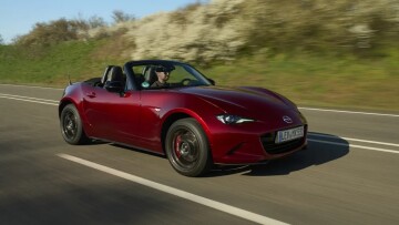Πόσο κοστίζει στην Ελλάδα το ανανεωμένο Mazda MX-5;