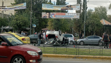 Τροχαίο με ανατροπή οχήματος στην Καλλιθέα, δυσχέρεια στην κυκλοφορία
