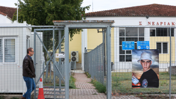 Συνεχίζονται οι καταθέσεις συγγενών στη δίκη για τα Τέμπη: «Δεν την είδαμε, δεν την αποχαιρετήσαμε» – «Το μήνυμα του γιου μου δεν ήρθε ποτέ»
