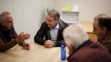 Μητσοτάκης με αντιπροσωπεία αγροτών στη Λάρισα: Αφορολόγητο αγροτικό πετρέλαιο στην αντλία από 1η Νοεμβρίου