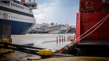Μετά τις 9 το πρωί οι αναχωρήσεις πλοίων από τον Πειραιά, περιορισμοί σε Ραφήνα και Λαύριο έως τις 12 το μεσημέρι