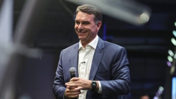 Δημοσκόπηση στη Βραζιλία: Ο Φλάβιο Μπολσονάρου προηγείται με οριακή διαφορά του προέδρου Λούλα ενόψει του δεύτερου γύρου
