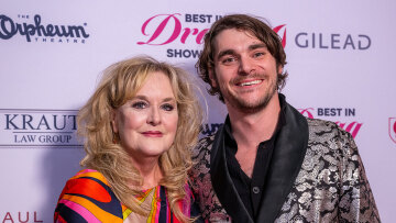 Η μητέρα του RJ Mitte για τη στιγμή που εντόπισε νεκρό τον ηθοποιό: Μία γυναίκα δεν θα έπρεπε ποτέ να βρίσκει το παιδί της έτσι