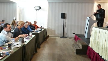 Ο ΣΥΡΙΖΑ συνεχίζει με συλλογική ηγεσία, η Κεντρική Επιτροπή απέρριψε την πρόταση Πολάκη για συνέδριο και εκλογή ενός αρχηγού