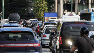 Γιατί δεν λύνεται ποτέ το κυκλοφοριακό σε Αθήνα και Θεσσαλονίκη - Τα 10 λάθη και οι «πυροσβεστικές» παρεμβάσεις