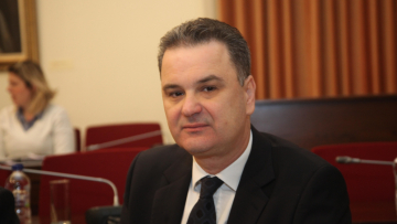 Επίθεση Ξυνίδη στο ΠΑΣΟΚ του Ανδρουλάκη: «Τόσα χρόνια το ίδιο παραμύθι, στρίψτε το τιμόνι στα αριστερά»