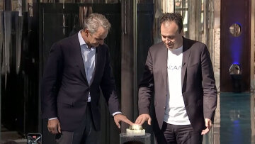  Ο Μητσοτάκης πάτησε το κουμπί για τον υπερυπολογιστή Δαίδαλο: Έχουμε υποδομές για να είμαστε πρωταγωνιστές στην Τεχνητή Νοημοσύνη