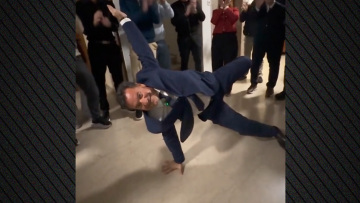 Ο Άδωνις αναδημοσίευσε AI βίντεο που χορεύει... break dance μετά το «και α και ου και ΔΑΠ-ΝΔΦΚ» 