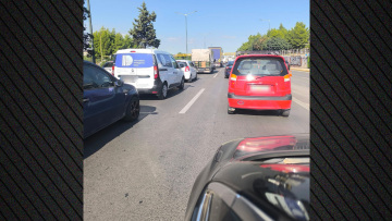 Τροχαίο με πέντε αυτοκίνητα στον Κηφισό, κυκλοφοριακά προβλήματα στο ρεύμα προς Λαμία