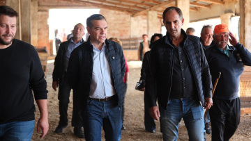Τσίπρας: Όποιος σας λέει ότι έχει έτοιμες λύσεις που θα λύσουν τα προβλήματα ως δια μαγείας χωρίς να στεναχωρεί κανέναν, σας λέει ψέματα