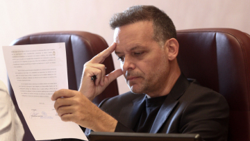 Ένταση και διαφωνίες στο Δημοτικό Συμβούλιο της Αθήνας για την Γκράβα - Θα ανοίξει όταν είμαστε απόλυτα ασφαλείς, είπε ο Δούκας