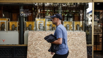 Εξοπλίζονται οι καταστηματάρχες στο Παρίσι: Φόβοι ότι το χάος θα επαναληφθεί στις διαδηλώσεις του Σάββατου