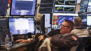 Wall Street: Μεγάλες απώλειες για τον Dow Jones - Το ράλι του πετρελαίου και οι φόβοι για τον πληθωρισμό πιέζουν τις αγορές