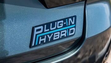 Πώς να καις το ελάχιστο δυνατό με το plug-in υβριδικό σου αυτοκίνητο