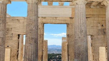 Αττική: Η νέα διεθνής τουριστική καμπάνια και το μεγάλο στοίχημα της πρωτιάς στα έσοδα