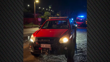 Φωτιά σε φανοποιείο στη Νέα Πέραμο, 59χρονος ανασύρθηκε χωρίς τις αισθήσεις του