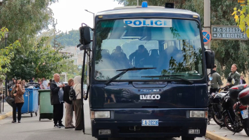 Στην Ευελπίδων οι 14 συλληφθέντες από τη Ρόδο για την υπόθεση των φούρνων «Χωριάτικο»