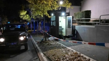 Επίθεση με μαχαίρια έξω από την πρεσβεία του Ισραήλ στη Σερβία: Νεκρός ο δράστης, στο υψηλότερο επίπεδο ο συναγερμός για τρομοκρατία