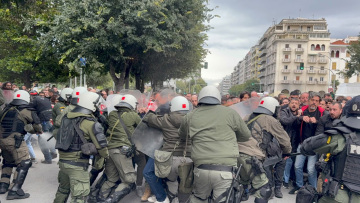Ελεύθεροι οι προσαχθέντες από τα επεισόδια στη συγκέντρωση διαμαρτυρίας για την ομιλία του Κασιδιάρη στη Θεσσαλονίκη