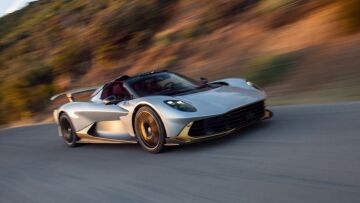 Ιδού η κάμπριο Aston Martin με τους 1.079 ίππους