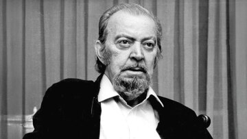 Τάσος Λειβαδίτης: Τα χρόνια της εξορίας, το ποίημα που τον οδήγησε στο εδώλιο και τα τραγούδια που άφησαν εποχή