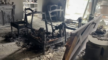 Στη Λευκάδα συνελήφθη ο υπαξιωματικός του Πολεμικού Ναυτικού που έκαψε το σπίτι πρώην συντρόφου του στην Γλυφάδα