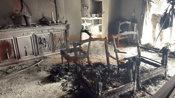 Αξιωματικός του Πολεμικού Ναυτικού έβαλε φωτιά σε σπίτι και αυτοκίνητα δύο πρώην συντρόφων του στη Γλυφάδα