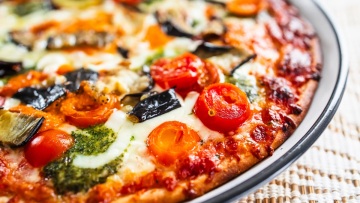 Η πίτσα που τρελαίνει το TikTok – 51 γραμμάρια πρωτεΐνη και 500 θερμίδες για όλο το ταψί