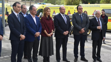 Δωρεά 20 δικύκλων και 6 ασθενοφόρων στο ΕΚΑΒ από την Ένωση Ελλήνων Εφοπλιστών