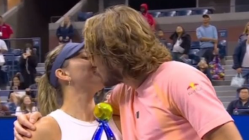 Στέφανος Τσιτσιπάς: Έγραψε ερωτικό τραγούδι για την Πάουλα Μπαντόσα - Βίντεο 