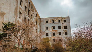 Μεσιτικό γραφείο πουλάει αποκλειστικά στοιχειωμένα σπίτια