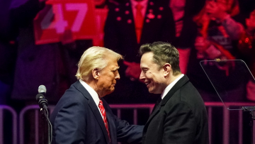 Ο Μασκ, πλάι στον Τραμπ, υπόσχεται να κάνει τις ΗΠΑ «ισχυρές για αιώνες» - Δείτε βίντεο