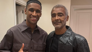 Ο θρυλικός Ρομάριο καλεσμένος στο πάρτι γενεθλίων του Τετέ στη Βουλιαγμένη - Φωτογραφία