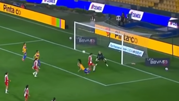 Δώστε της το Marta Award - Ασύλληπτο γκολ από την Γιακλίν Οβάγιε με... ανάποδο «χτύπημα του σκορπιού» - Δείτε βίντεο