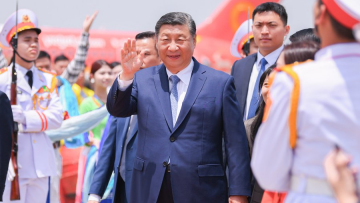 Η Κίνα καλεί το Βιετνάμ να αντιταχθεί μαζί της στον «εκφοβισμό» εν μέσω του δασμολογικού πολέμου με τις ΗΠΑ