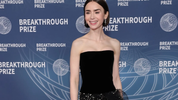 Η Λίλι Κόλινς κάνει μια εκθαμβωτική επιστροφή στο κόκκινο χαλί με Armani Privé